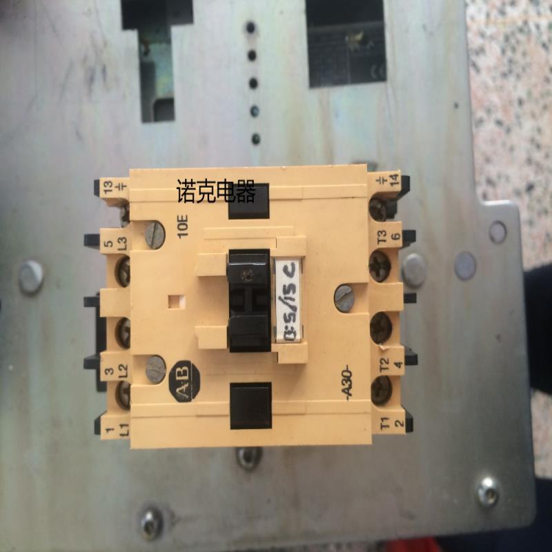 美国ABAllen-Bradley接触器100-A30N*3 B 110V带99-FSMA1 B