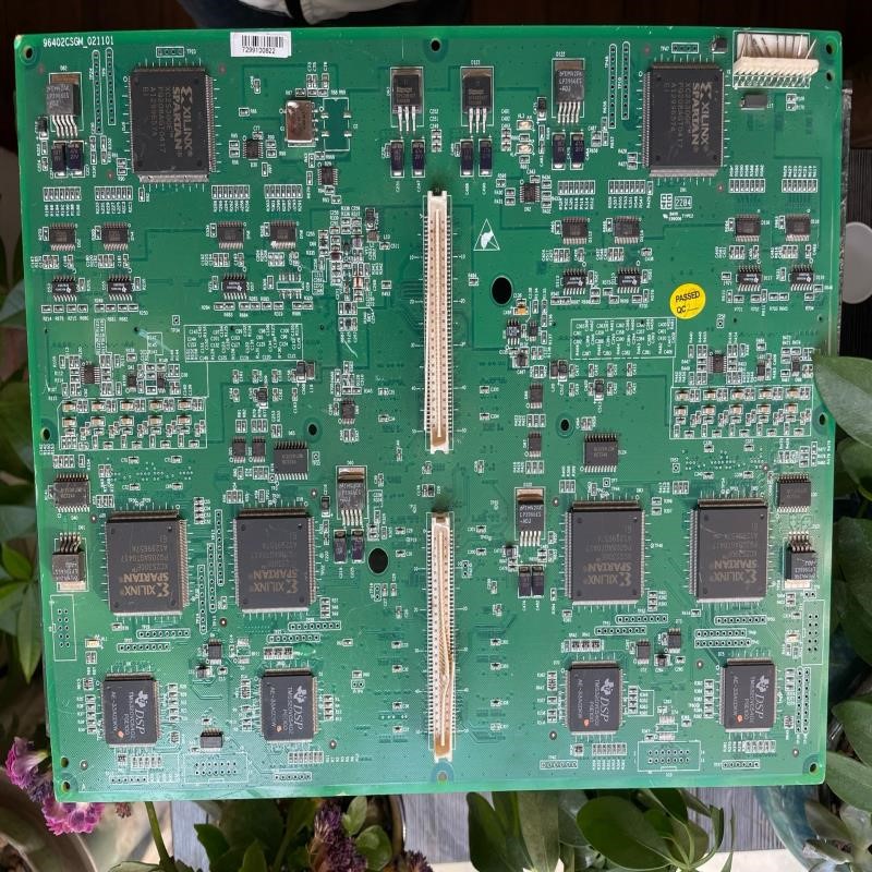 XC2S300E 一张板有6个该芯片；TMS320VC540