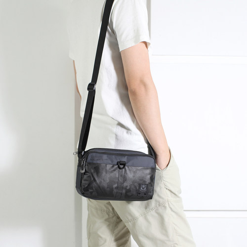 21新款专柜正品斜挎包休闲单肩个性迷彩轻便防水牛津布横款运动潮 - 封面