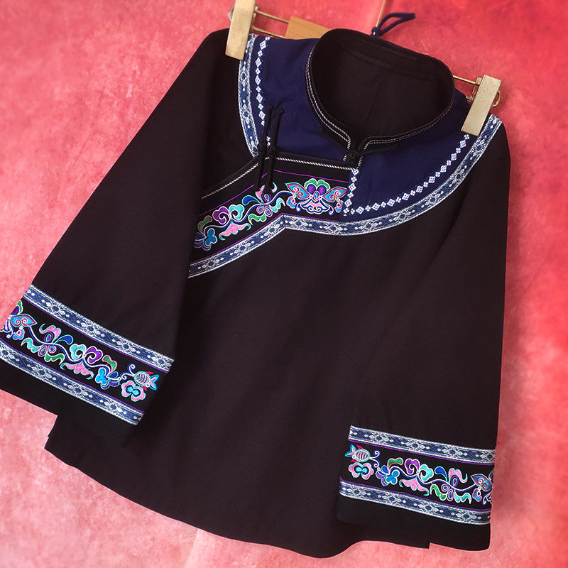 布依族服装女刺绣上衣