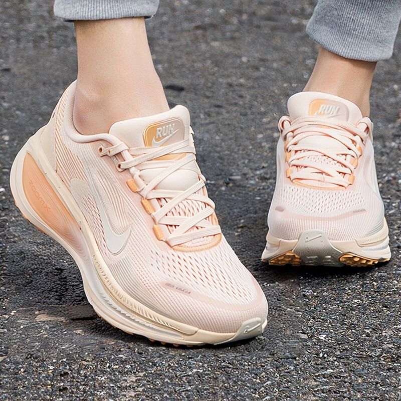 NIKE耐克跑步鞋女鞋2025冬季新款VOMERO 18运动鞋轻便减震跑鞋