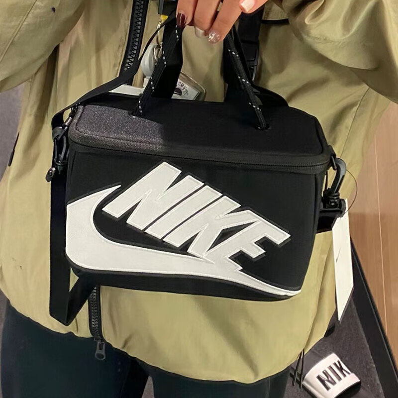 幸运叶子丨NIKE耐克斜挎包男包女包夏季新款黑色单肩包运动休闲包