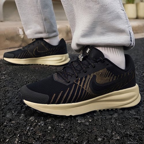 NIKE耐克轻便跑步鞋男鞋2026新款RUN DEFY缓震冬季运动鞋HM9594