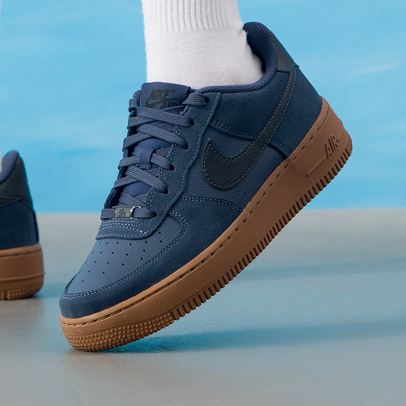 NIKE耐克女鞋空军一号休闲鞋AIR FORCE 1 LV8 2板鞋大童鞋运动鞋