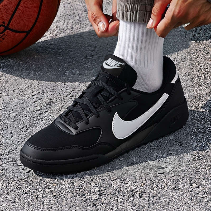 NIKE耐克黑色轻便运动鞋男鞋2025冬季新款经典休闲鞋板鞋潮HQ4502
