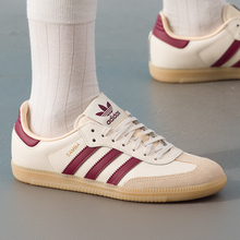 阿迪达斯低帮板鞋大童鞋2025冬季新款轻便休闲鞋复古运动鞋JQ8554