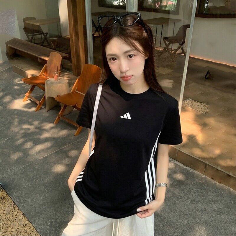 阿迪达斯黑色短袖女装休闲圆领半袖女士T恤运动服透气上衣JD084