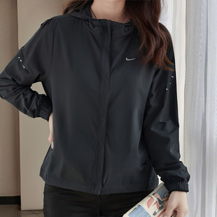 NIKE耐克夹克女装2026春季新款SWIFT RPL PKBL休闲连帽梭织外套