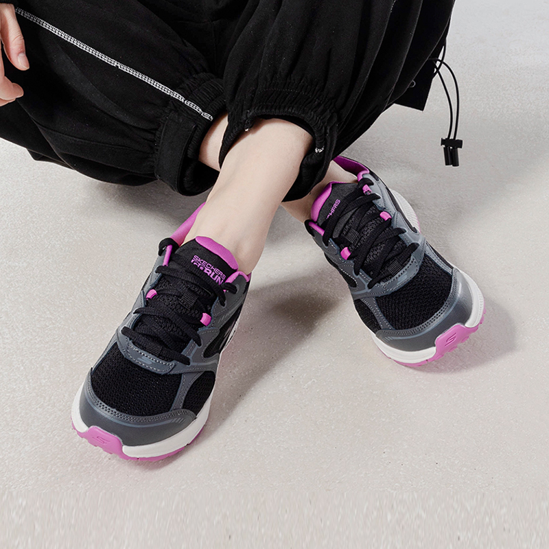 斯凯奇夏季新款透气网面运动鞋