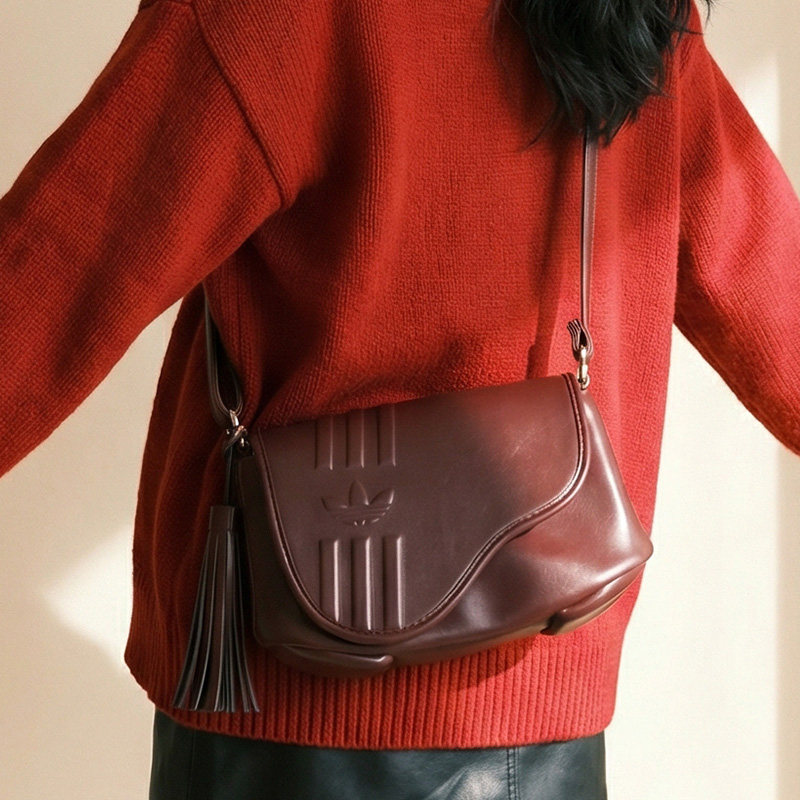 阿迪达斯腰包2026新款胸包健身包收纳包运动斜挎包男包女包KW4