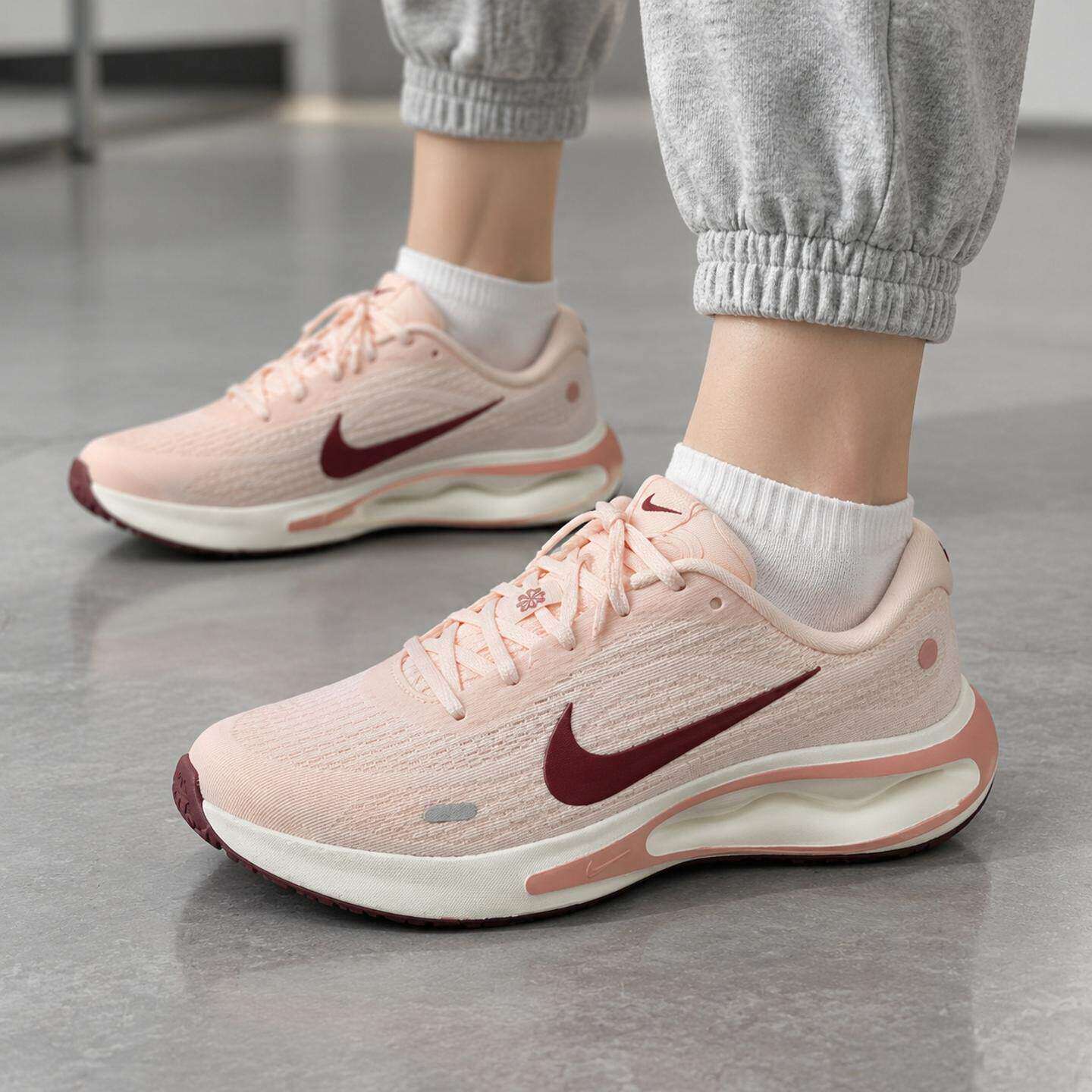 幸运叶子丨Nike耐克女跑步鞋透气网面缓震气垫运动鞋粉色专业女鞋