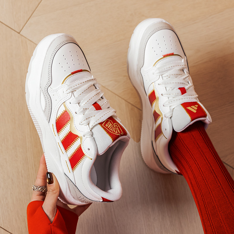 阿迪达斯马年新年款CNY运动鞋男女鞋红色拼接运动鞋轻便低帮板鞋