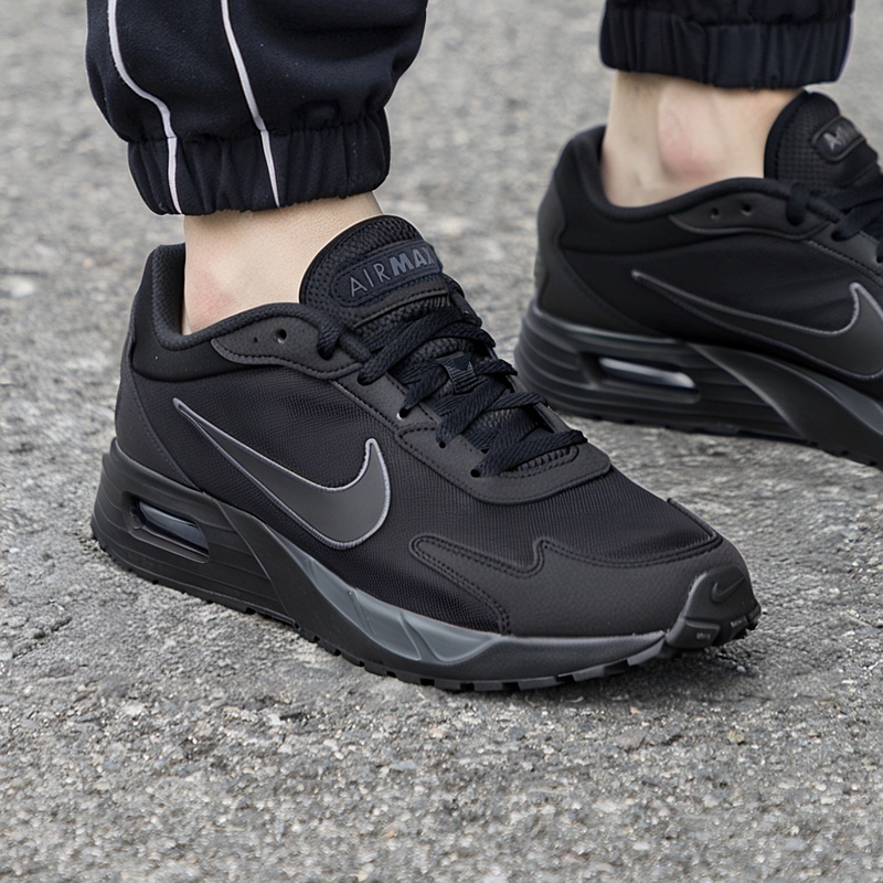 织物鞋面，透气耐穿，回弹缓震