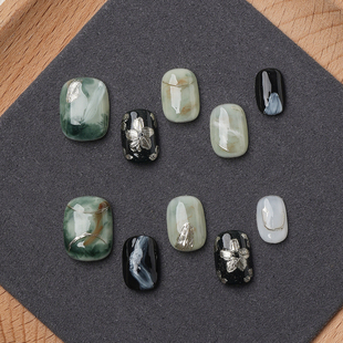 Piggy【祖母绿金花】纯手工穿戴甲手绘晕染高级轻奢显白日常短甲