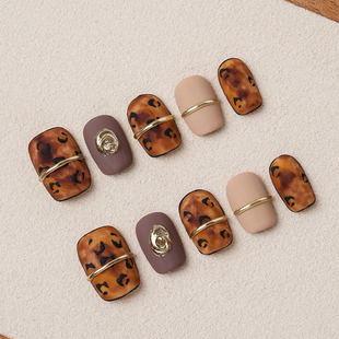 Piggy【摩卡豹纹】手工穿戴甲手绘磨砂豹纹秋冬新款高级显白短甲