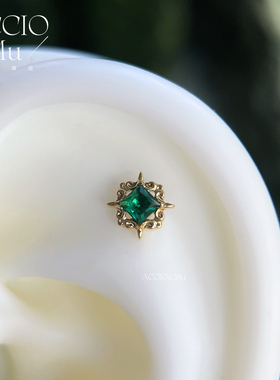 ACCIO&Mu复古雕花镀金钛合金绿色方钻耳骨钉16g精致百搭耳钉flat