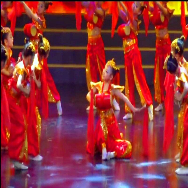 六一儿童新款打鼓服红色喜庆