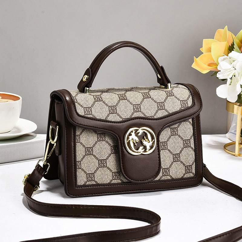 秋天包包女包2025新款小方包斜挎包送女朋友撞色单肩高级感学生包