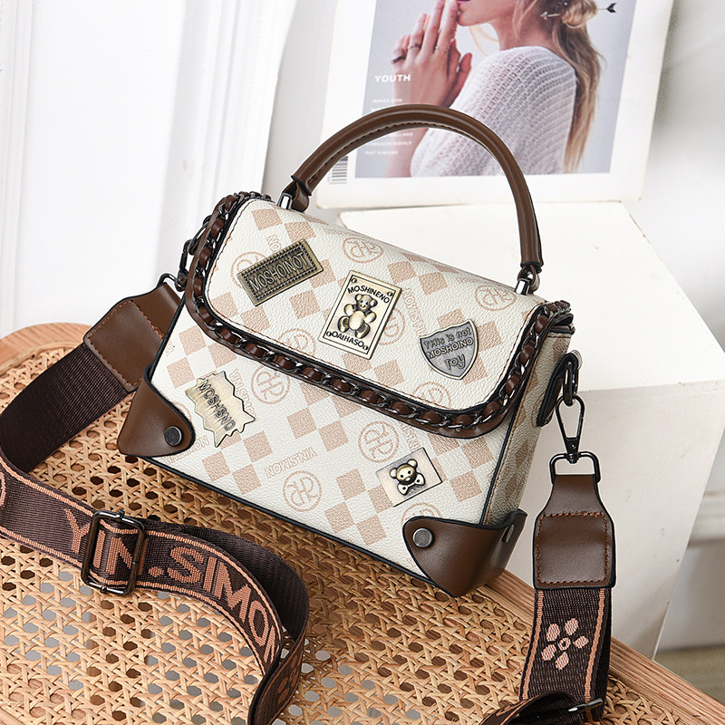 今年流行小方包2024时尚新款女包斜挎包高级感夏季单肩包学生小包