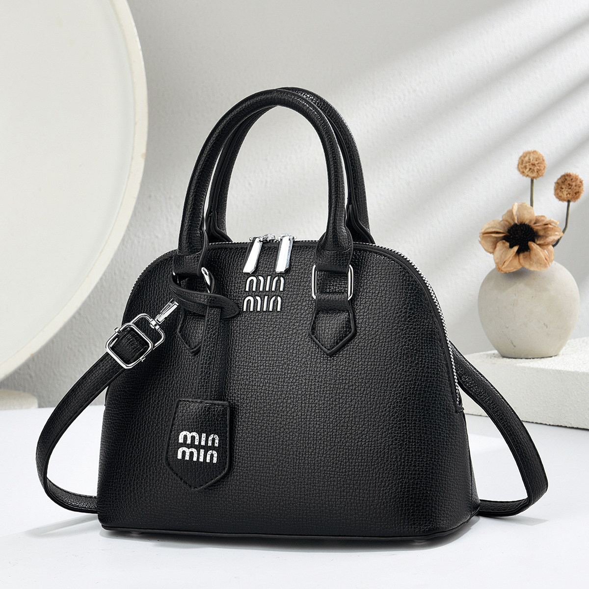 时尚百搭手提包女大容量单肩斜挎包高级感小众设计黑色2025新款