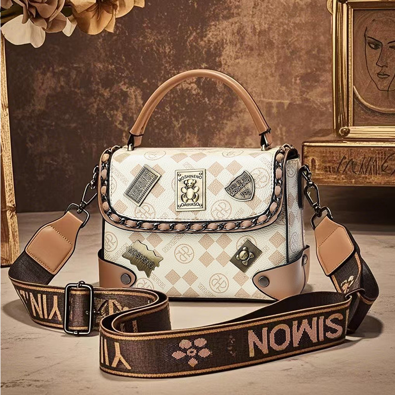 尼雯卡小方包2025时尚新款女包斜挎包高级感单肩包学生小包图章