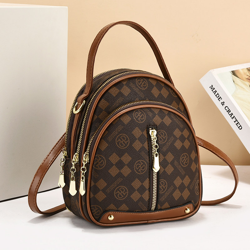 今年流行包包小背包2024新款女童小女孩斜挎包休闲单肩包洋气百搭