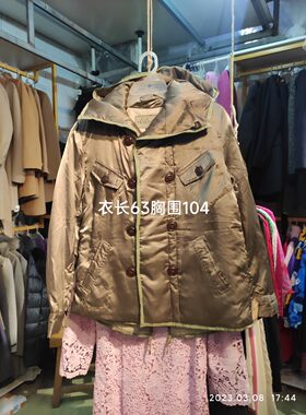 清仓断码甩货，双排扣连帽，休闲宽松。棉服棉衣女。