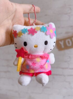 岛国订单超可爱三丽鸥HelloKitty花环毛绒玩偶公仔挂件