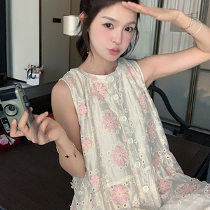 甜美刺绣镂空碎花无袖背心连衣裙女夏2025新款独特漂亮超好看长裙图片