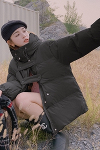 韩版白鸭绒保暖短款羽绒服女2022年冬季新款今年流行小个子高级感图片