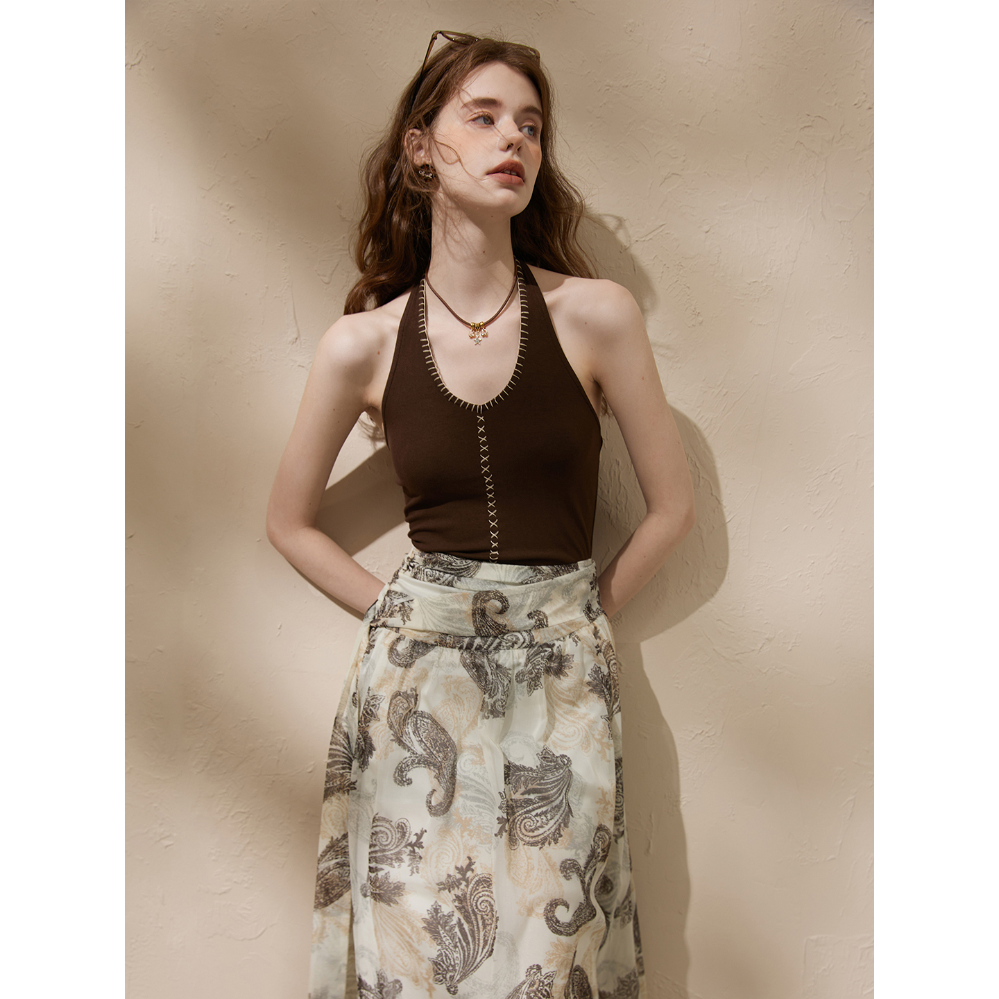 猫酱紫撞色设计感修身挂脖针织裙/腰果花系带罩裙