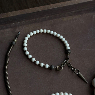 原创复古白化石珠子手链女简约百搭白河石串珠个性小众可调节饰品