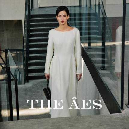 安上THE AES圣洁清朗 古典光影立裁工艺 ROW羊毛显瘦珍藏连衣裙