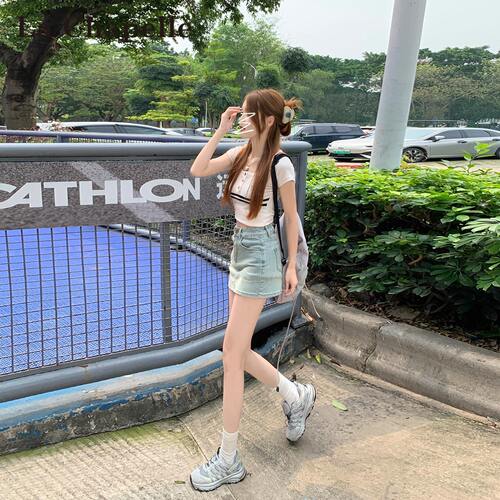 拉夏贝尔浅蓝色牛仔短裙女半身裙夏季2026新款显瘦a字小个子热裤