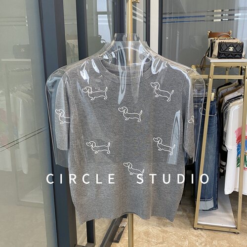 时髦设计感刺绣圆领套头针织衫女