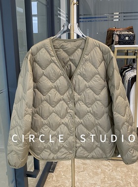 出口单！设计感波浪纹衍缝简约V领90白鸭绒蓬松轻盈保暖羽绒服女