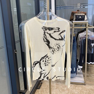 马年元素 时髦有腔调修身长袖T恤指孔羊毛打底衫女印花薄款上衣