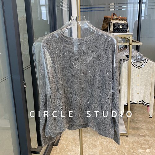 镂空花纹宽松圆领羊毛毛衣女上衣