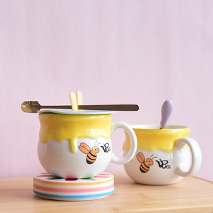 林荼 300毫升可爱圆形陶瓷家用杯子带勺早餐牛奶水杯喝咖啡很简单