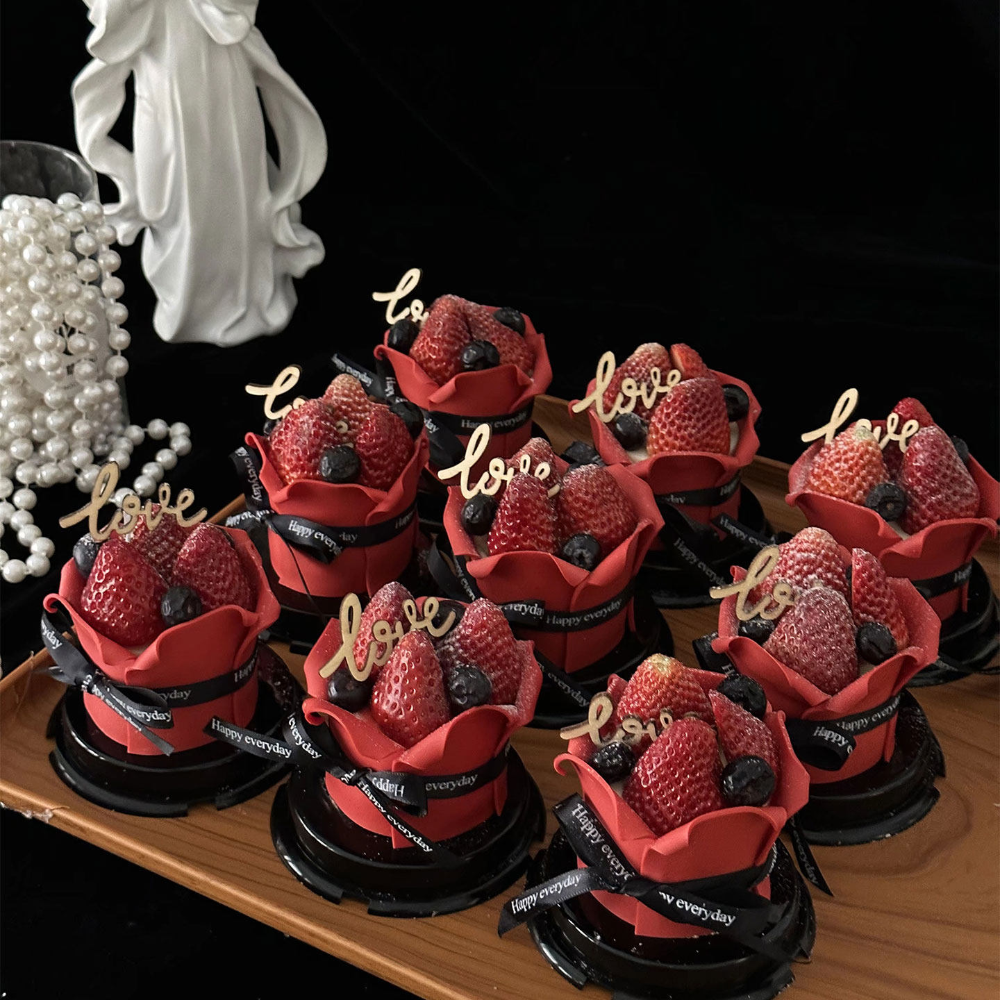 网红情人节玫瑰花瓣蛋糕装饰木质love插件情侣表白爱心甜品插牌,节庆用品/礼品,蛋糕/烘焙装饰用品,淘宝优惠券,粉丝福利购,淘宝优惠卷