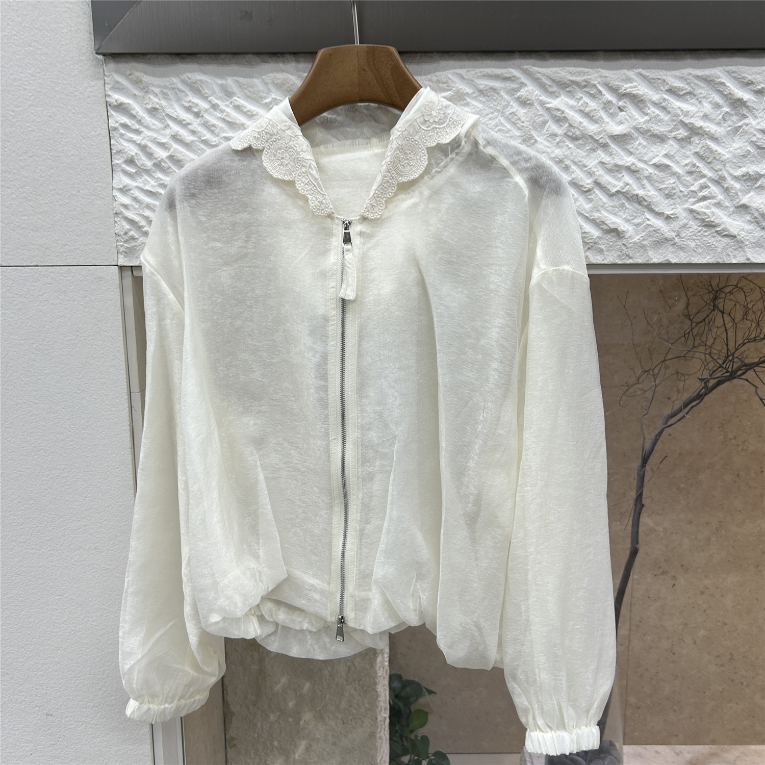 欧洲站欧货通勤风蕾丝拼接连帽短外套女宽松防晒服百搭休闲上衣