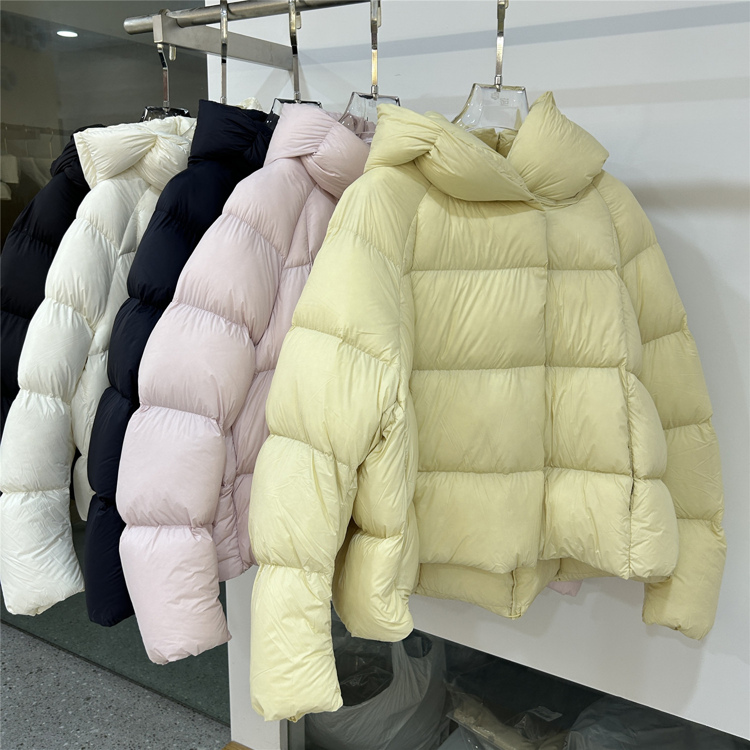 欧洲站欧货2025冬季新款连帽90白鹅绒羽绒服女宽松显瘦羽绒外套潮