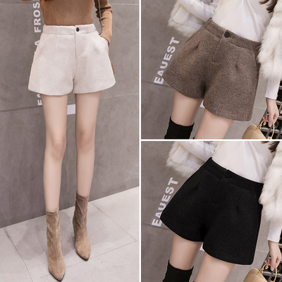 休闲高腰短裤搭配打底靴裤潮