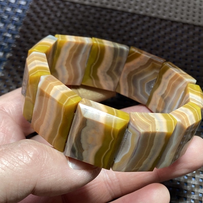 上谷战国红手牌手镯同料