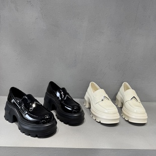 欧货欧洲站2026春季新款英伦漆皮厚底乐福鞋女粗跟增高一脚蹬单鞋