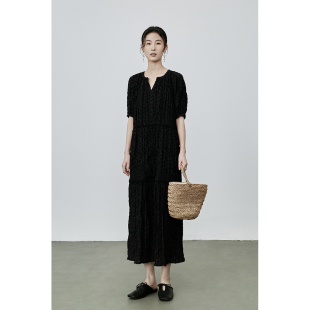 新款 CAREMIND显瘦黑色v领系带连衣裙提花设计短袖 褶皱长裙子夏季