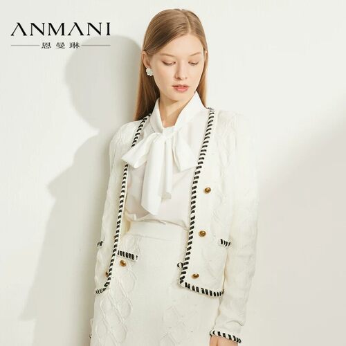 ANMANI恩曼琳春季织带绞花白色小香风针织EANDAI11针织裙1380元