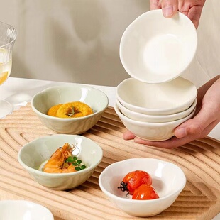 奶油风新款陶瓷调料碟子家用小吃酱料调味碟高级釉下彩火锅酱油碟