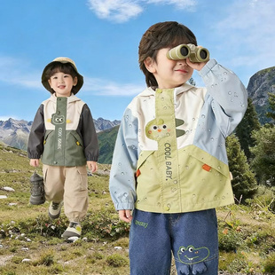 男童外套春秋装儿童中小童新款帅气户外防水卡通连帽宝宝冲锋衣潮