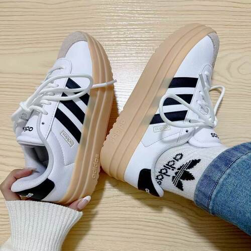 女款百搭低帮运动休闲板鞋